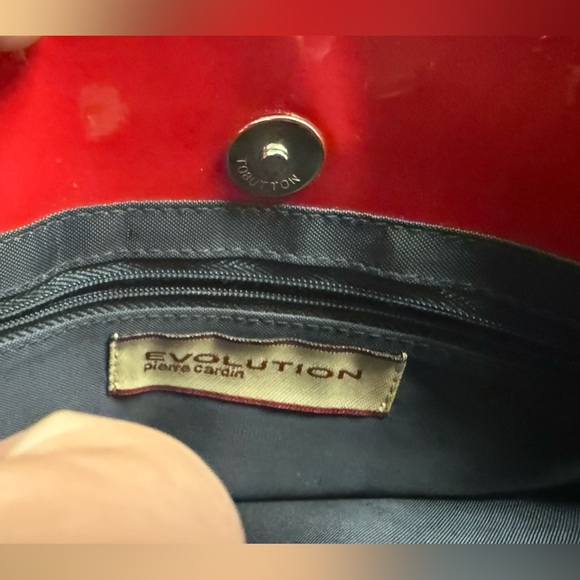 Red patent (charol) Pierre Cardin – Evolution evening handbag. - Picture 12 of 13